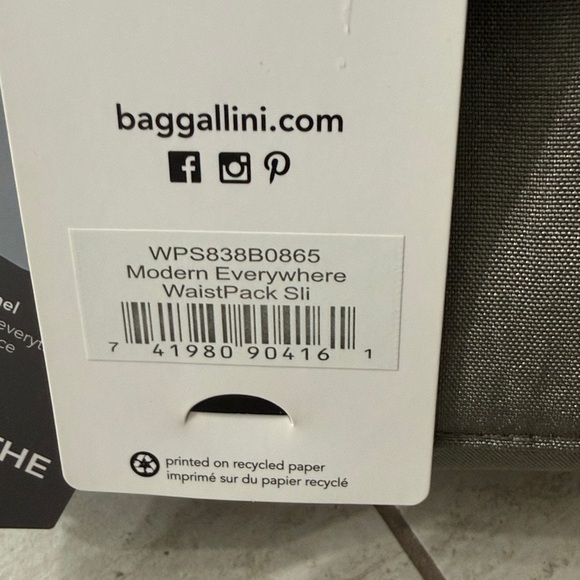 Baggallini silver Belt Bag .. unisex .. modern
Everywhere waist pack unisex - Picture 2 of 6